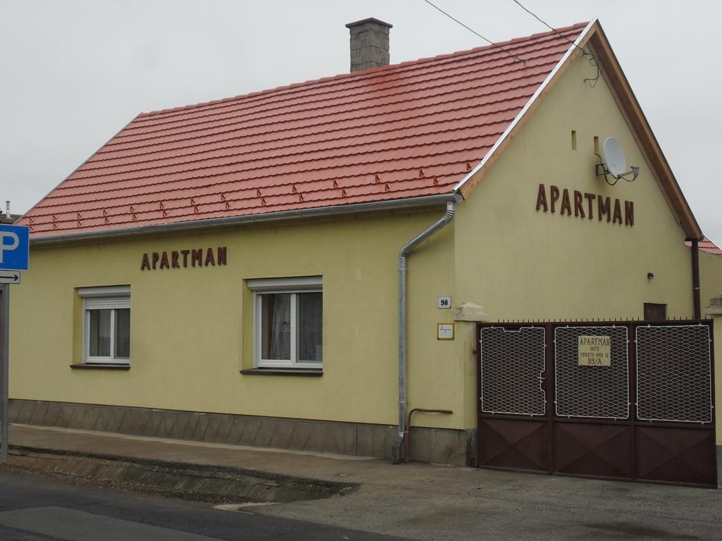 Pallósi Ház A Sárvár Habitación foto